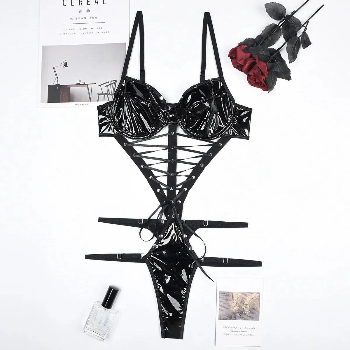 Body de látex con recortes sensuales - Image 6