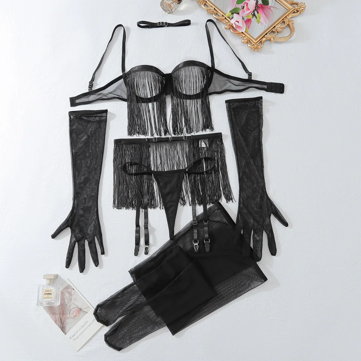 Conjunto de lencería con ribete de flecos y medias Evie - Image 6