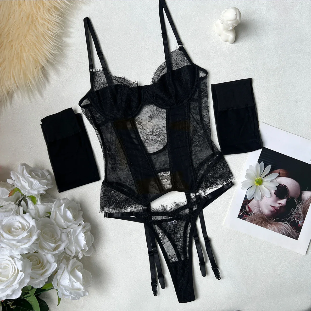 Conjunto de lencería de encaje con medias Anastasia - Image 6