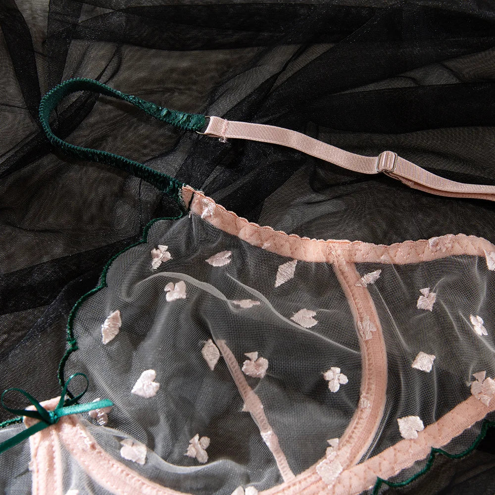 Conjunto de lencería de malla transparente Victoria - Image 6