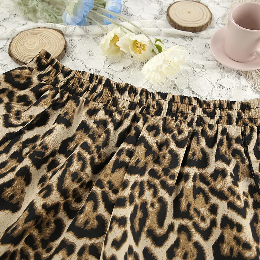 Pijama con estampado de leopardo - Image 5