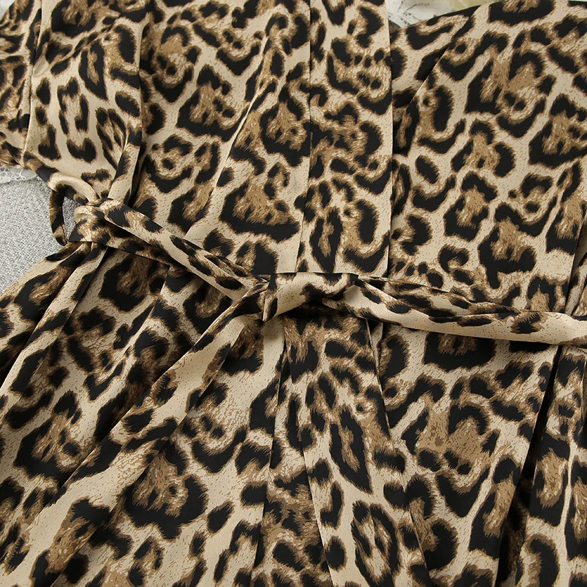 Pijama con estampado de leopardo - Image 6