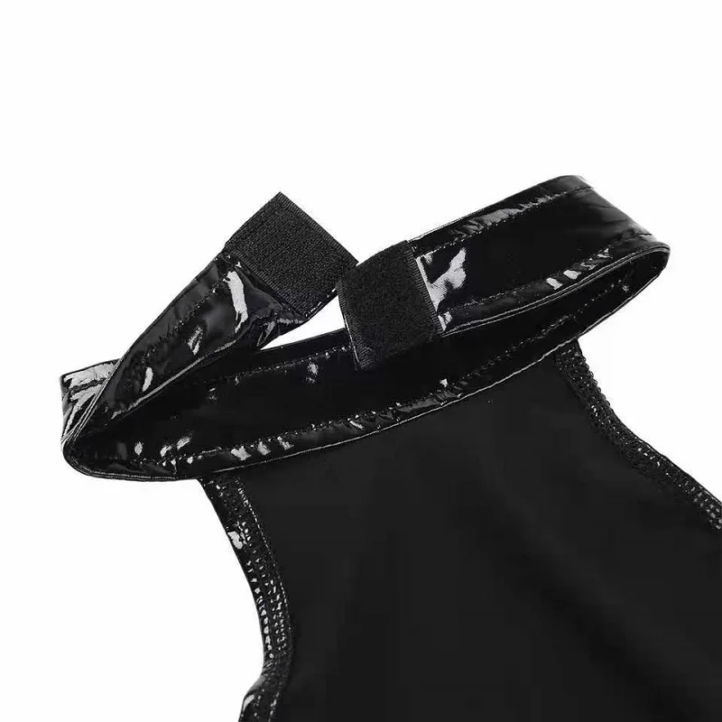 Sujetador de látex con aberturas y escote halter - Image 3