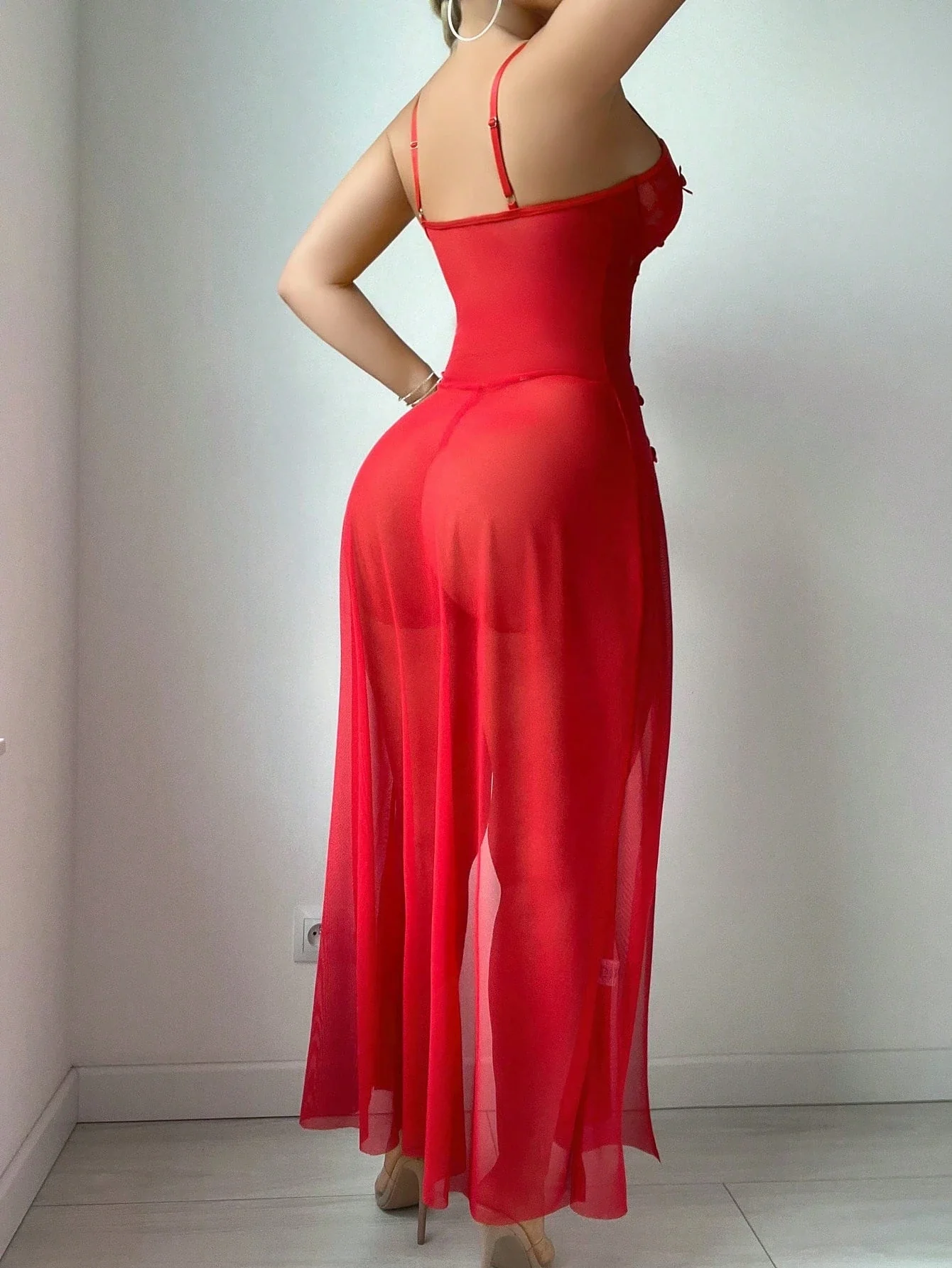 Vestido de malla con flores y tirantes lazados - Image 5